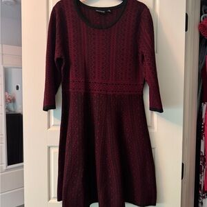 Nina Leonard Burgundy and Black Patterned Top